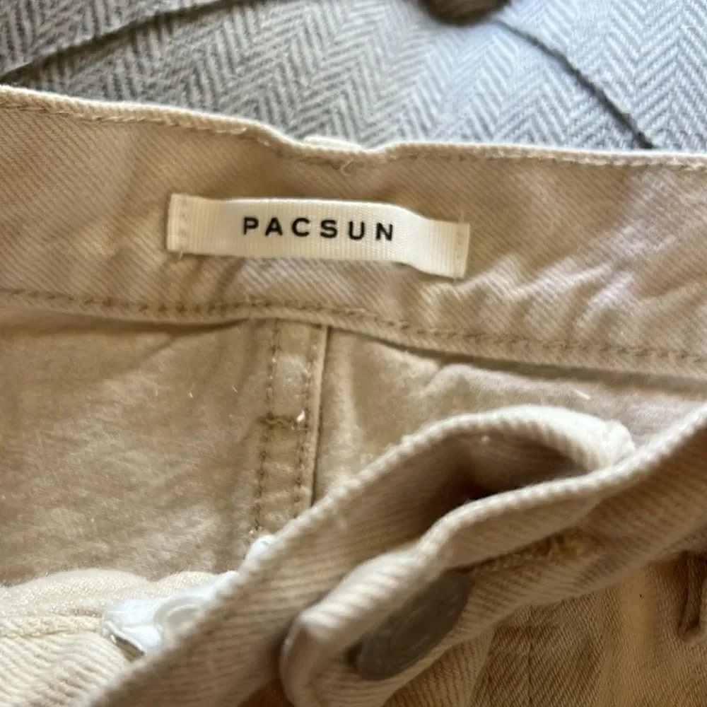 PacSun Eco Beige Ripped Vintage High Waisted Denim Shorts Size 26